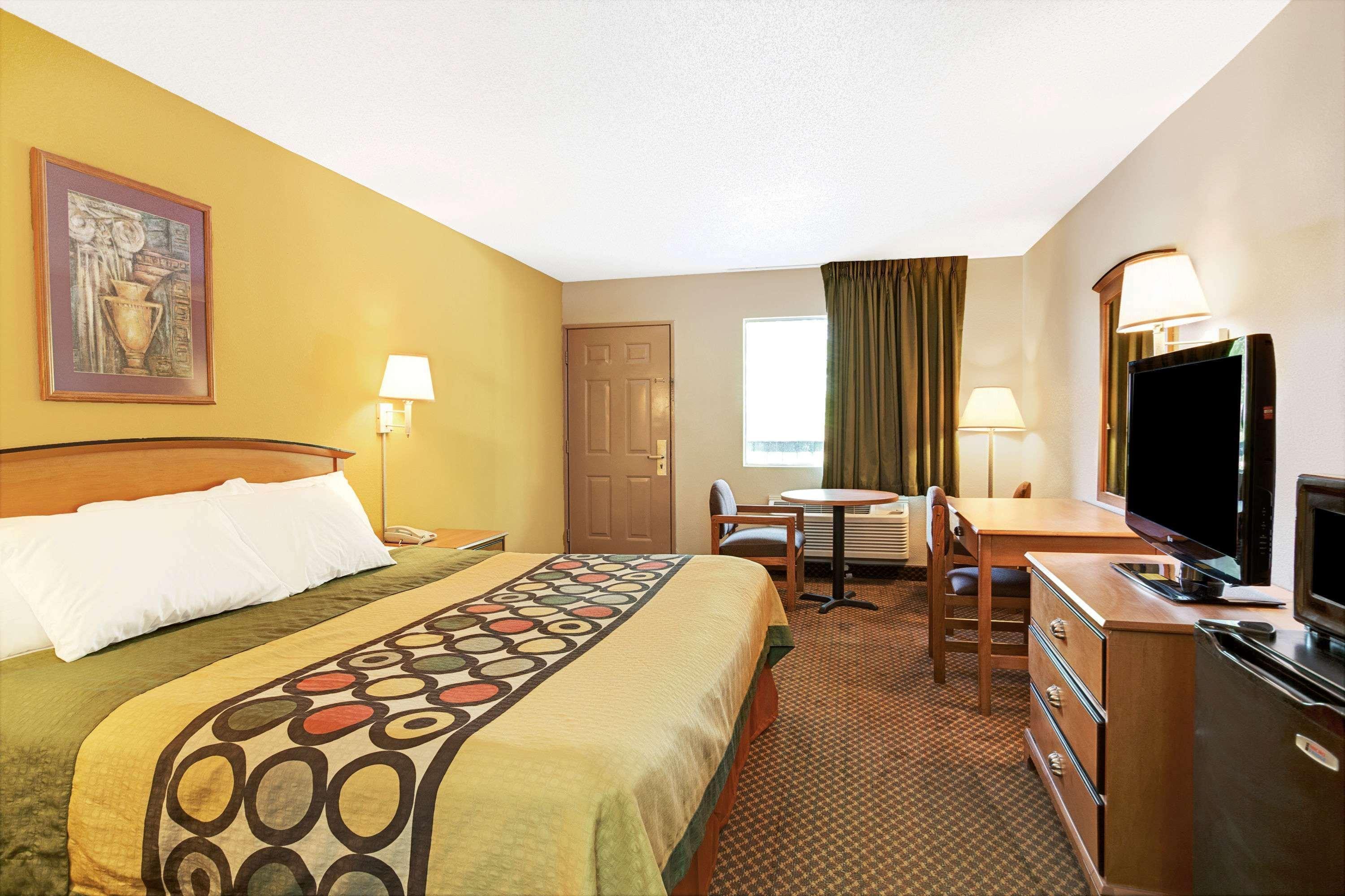 Super 8 By Wyndham Charlotte Downtown Area Motel Exterior foto